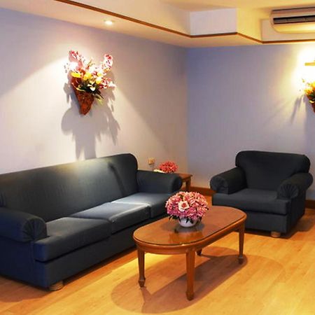 בנגקוק Silom Village Inn מראה חיצוני תמונה