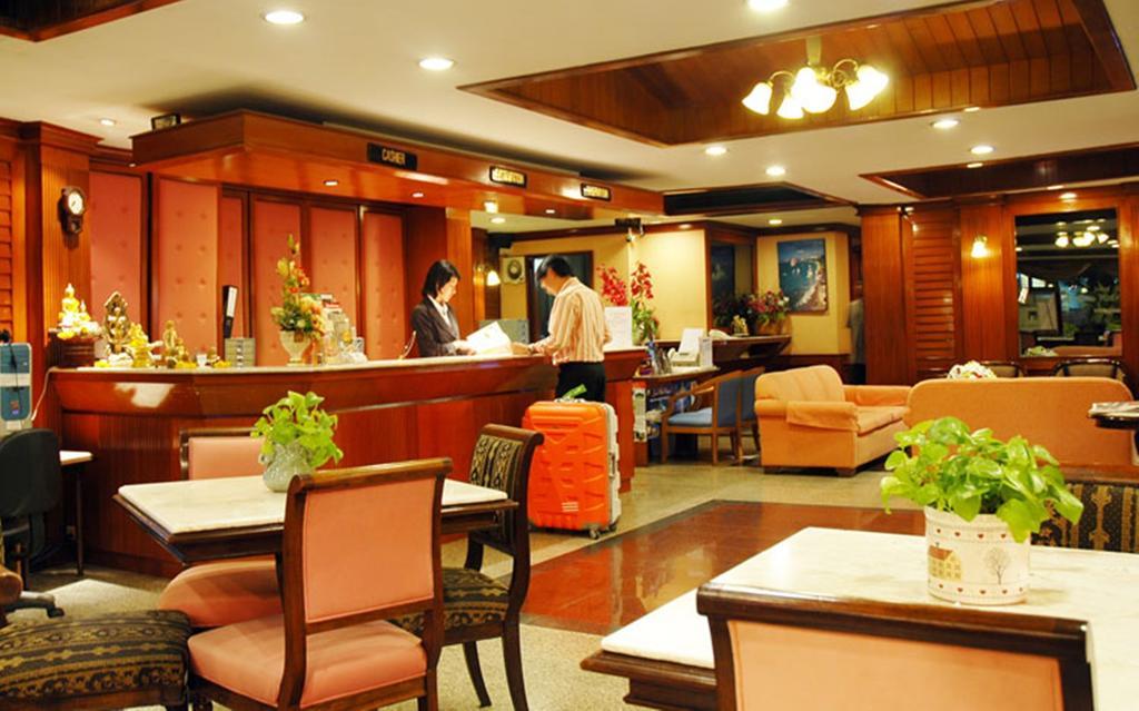 בנגקוק Silom Village Inn מראה חיצוני תמונה