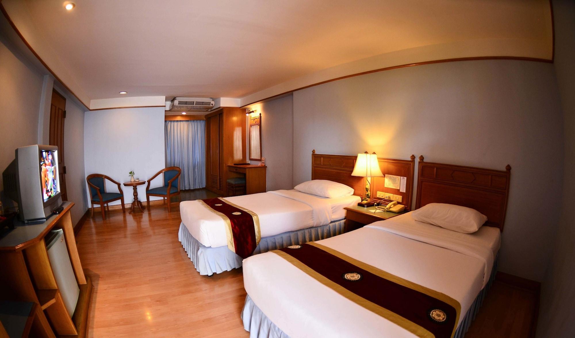 בנגקוק Silom Village Inn מראה חיצוני תמונה