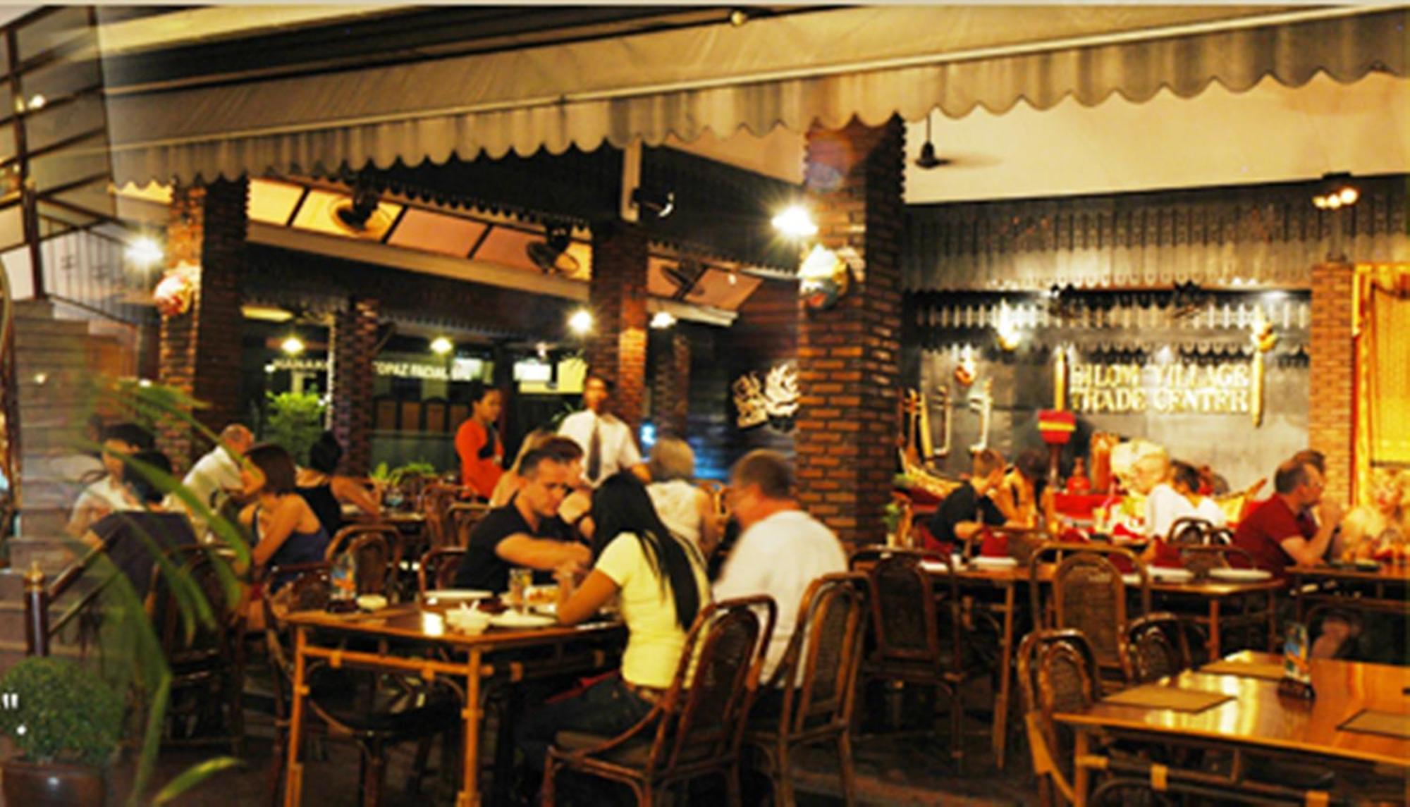 בנגקוק Silom Village Inn מראה חיצוני תמונה