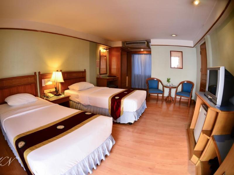 בנגקוק Silom Village Inn מראה חיצוני תמונה