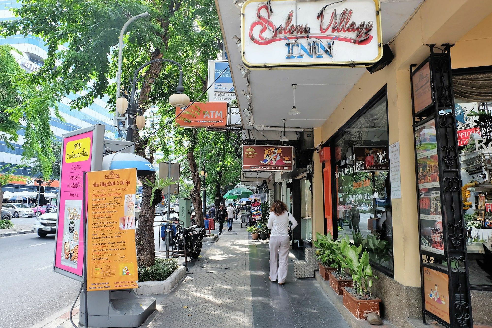 בנגקוק Silom Village Inn מראה חיצוני תמונה
